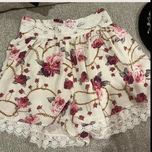 Ank Rouge Floral Chain Mini Shorts